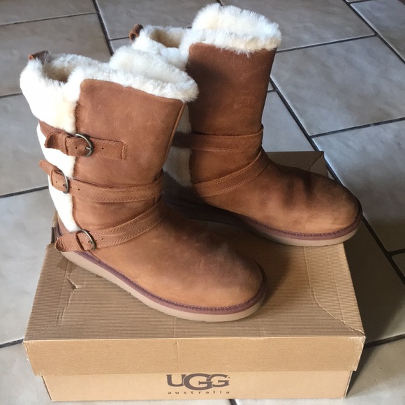 UGG Shoes - UGG Treadlite Boot size 8